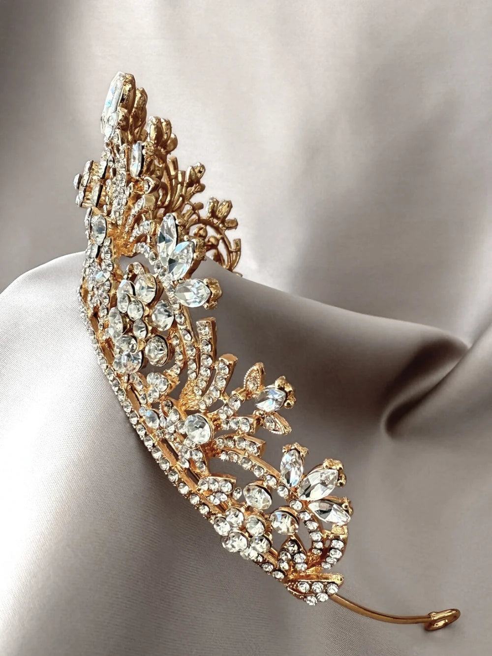 Tiara Aura Real - Dorada