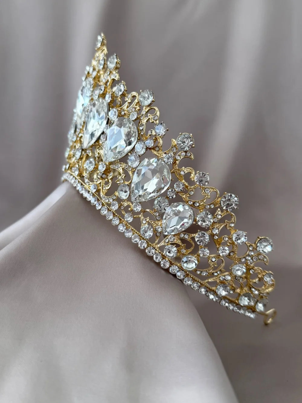 Corona Emperatriz de Cristal Dorada