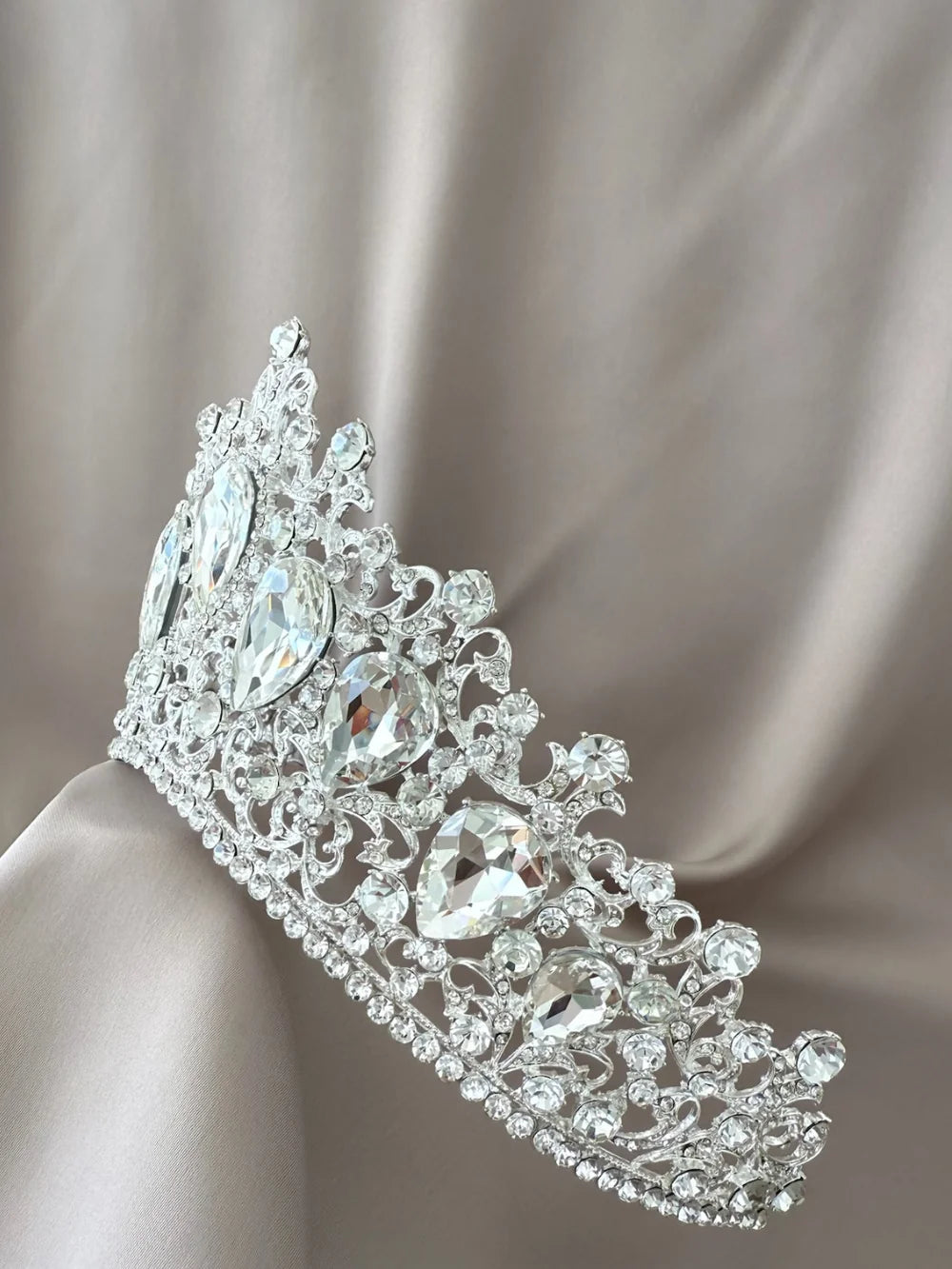 Corona Emperatriz de Cristal Plateada