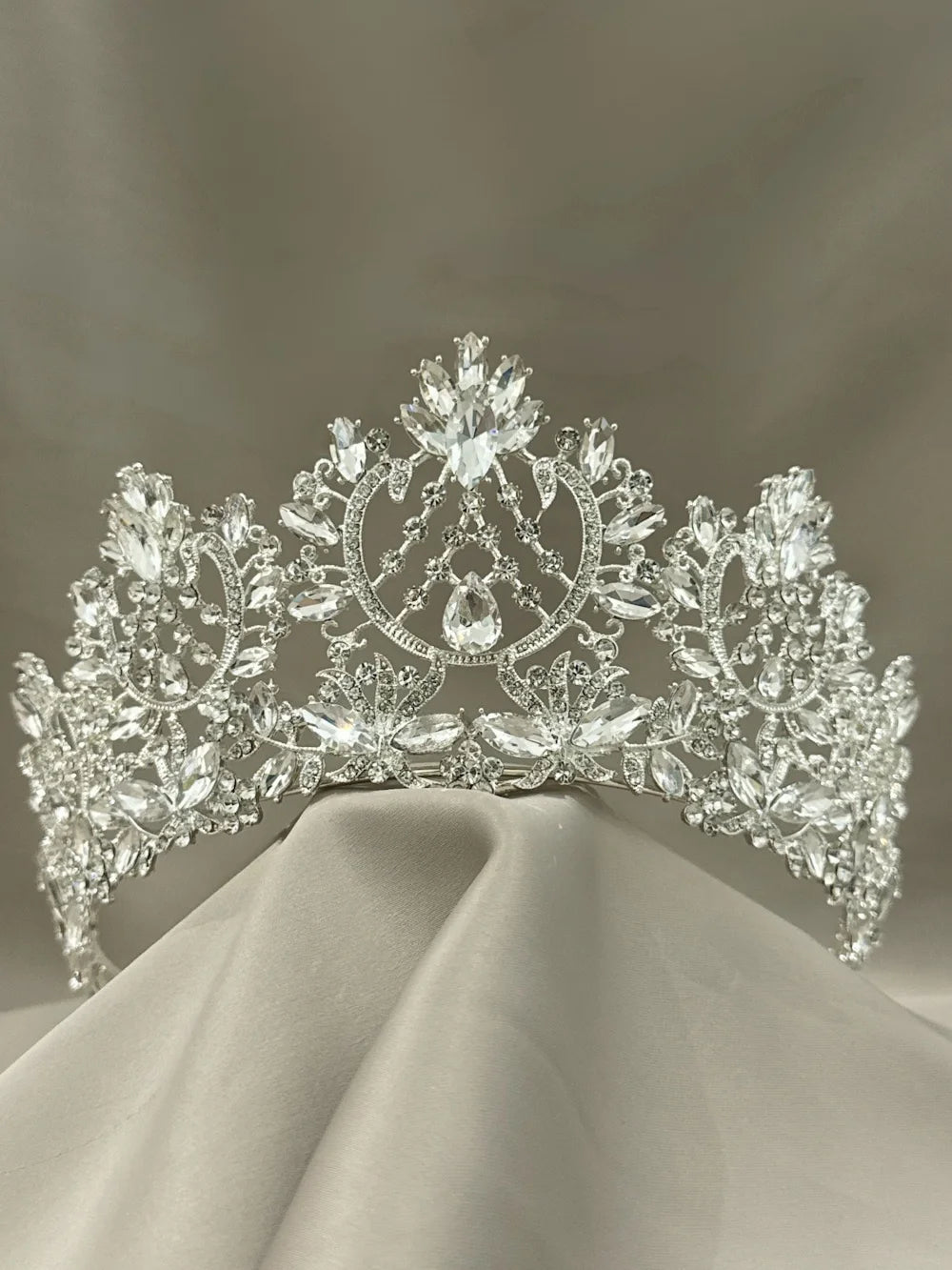 Corona Renacimiento – Cristal Plateado