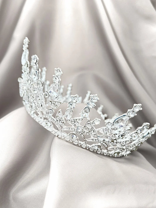 Corona Llama Real – Cristal Plateado