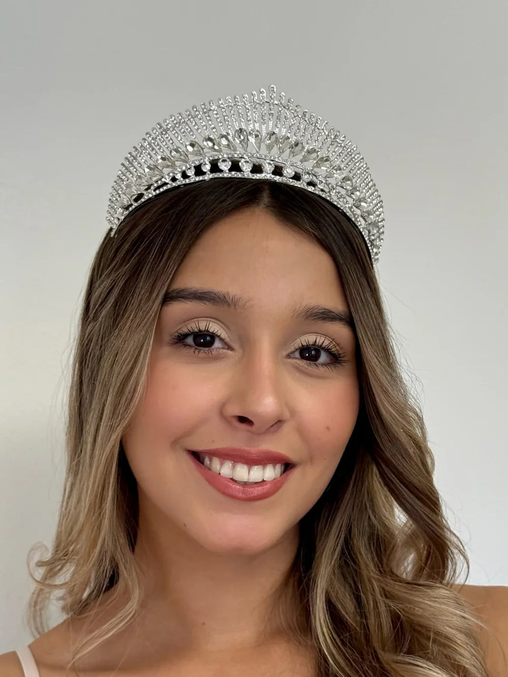 Corona Sol de Reinas – Cristal Plateado