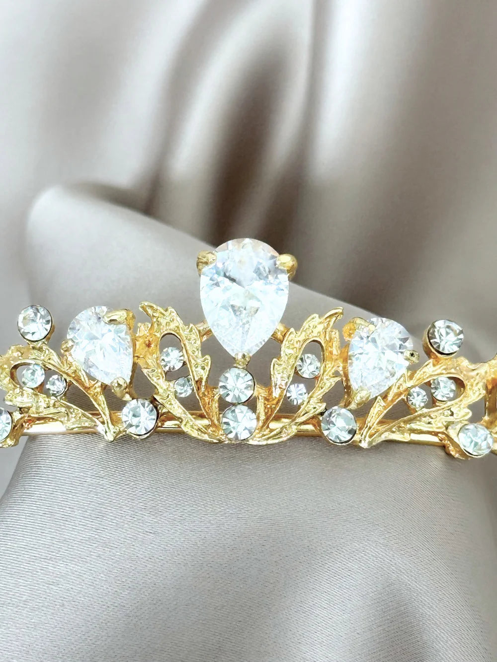 Tiara Destello Real – Dorada