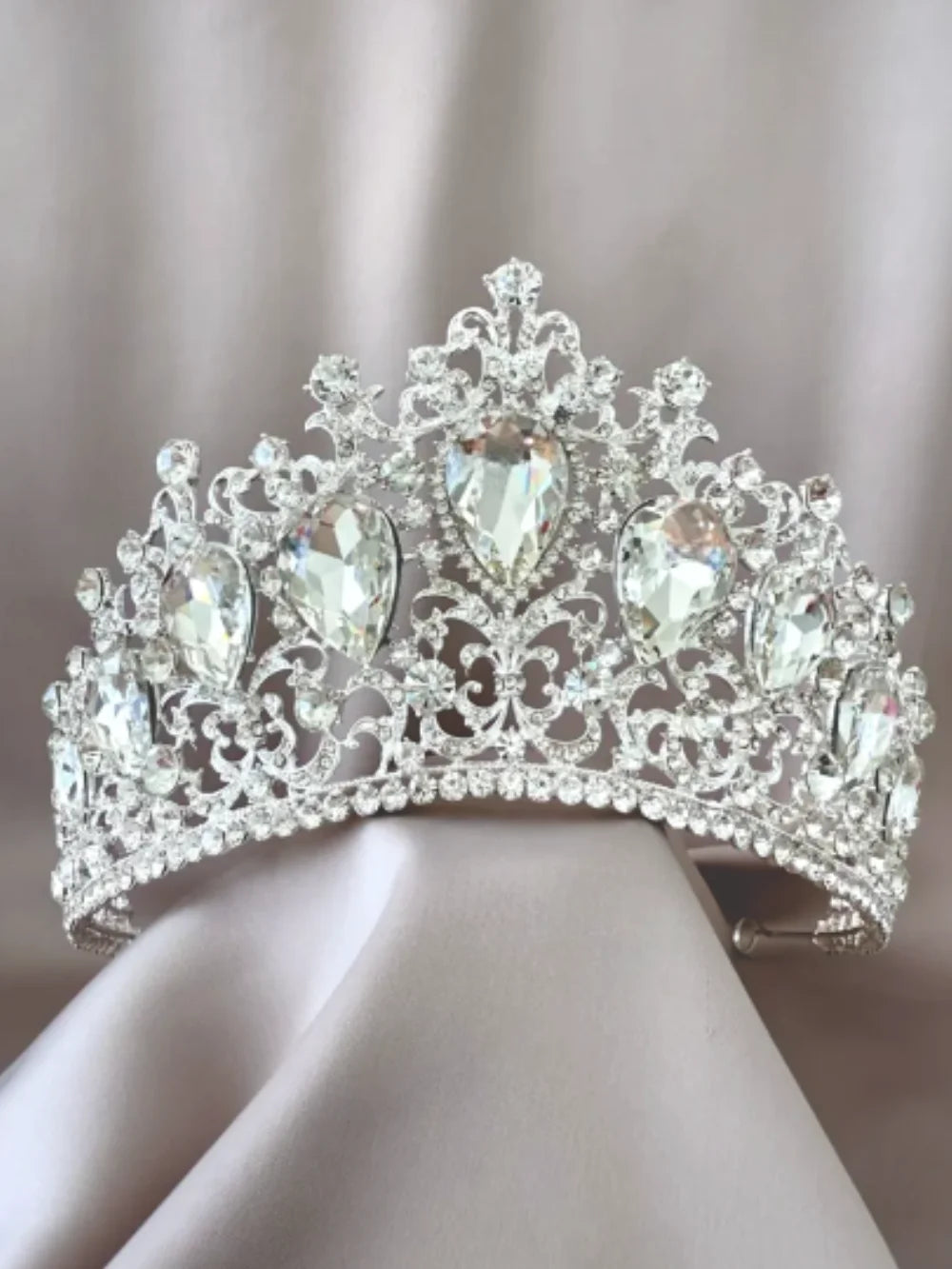 Corona Emperatriz de Cristal Plateada