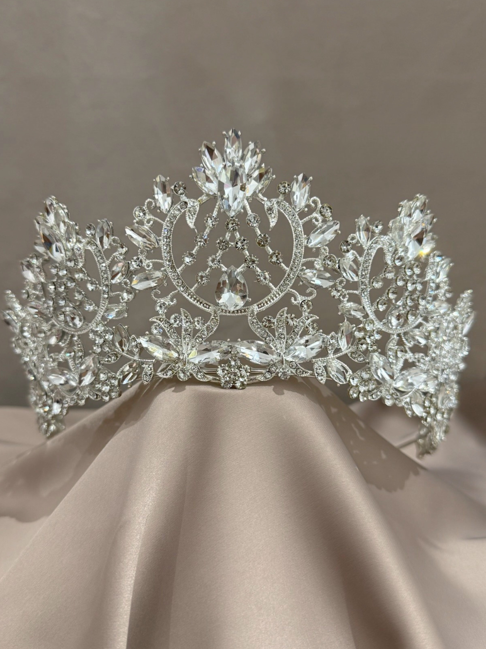 Corona Renacimiento – Cristal Plateado