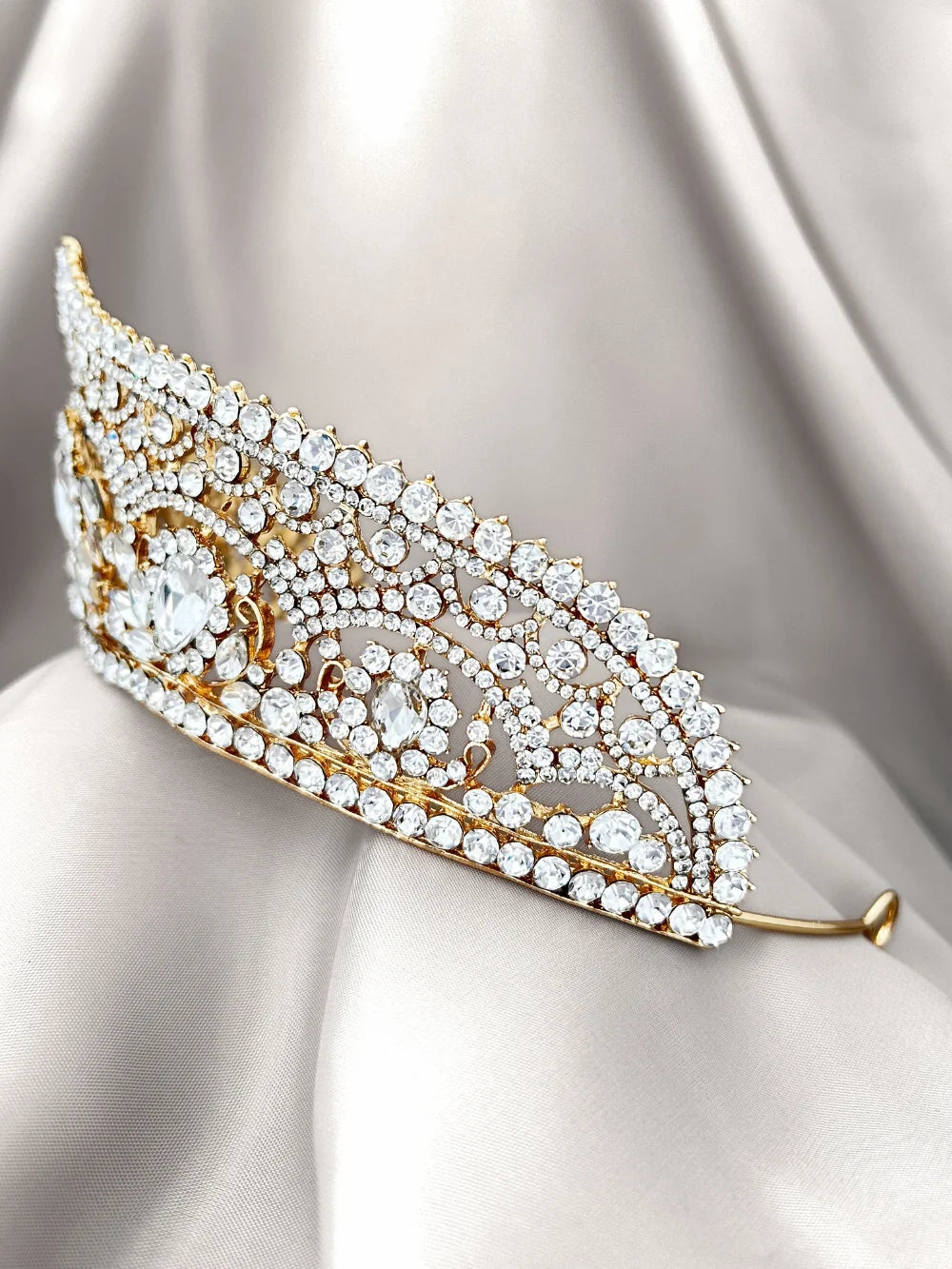 Corona Imperio Eterno – Elegancia que impacta