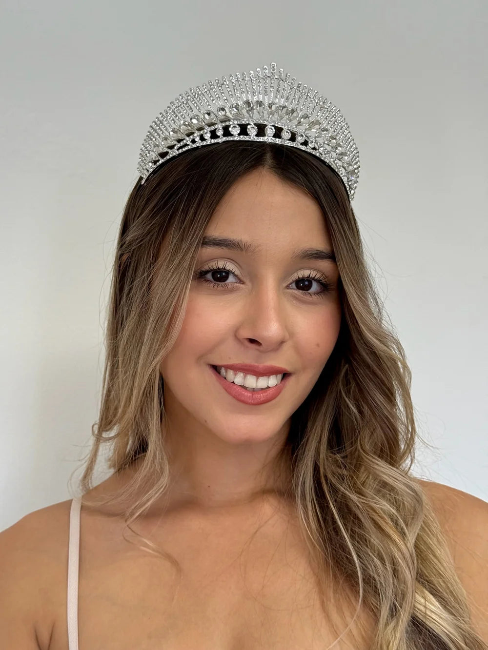 Corona Sol de Reinas – Cristal Plateado